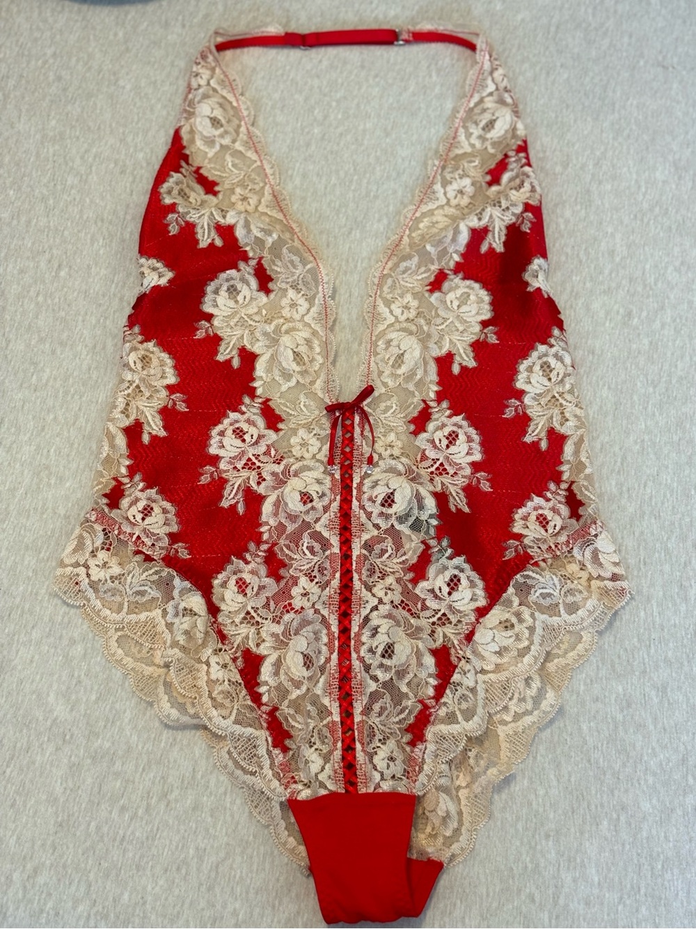 ✨New✨Victoria's Secret Red and Cream Lace Halter Teddy